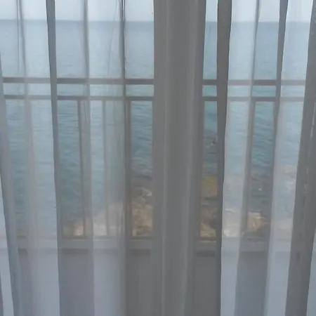 فندق مبيت وإفطار Yali 3*