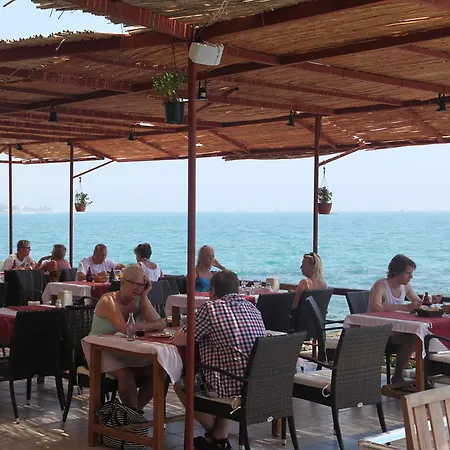 فندق مبيت وإفطار Yali 3*