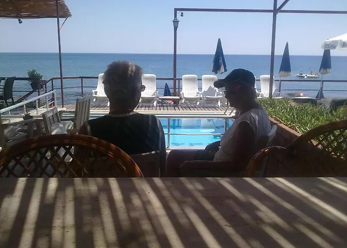 Yali Bed & Breakfast Side