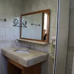 Yali 3* Sidé
