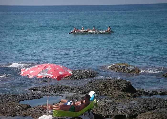 Yali فندق مبيت وإفطار