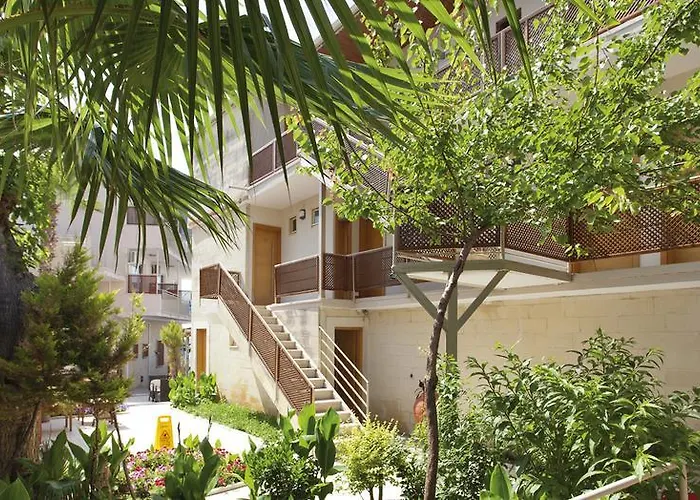 Yali Bed & Breakfast 3*