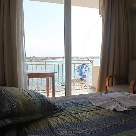 Yali فندق مبيت وإفطار 3*