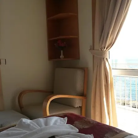 Yali فندق مبيت وإفطار 3*