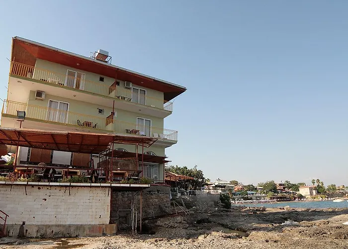 Yali Готель типу 